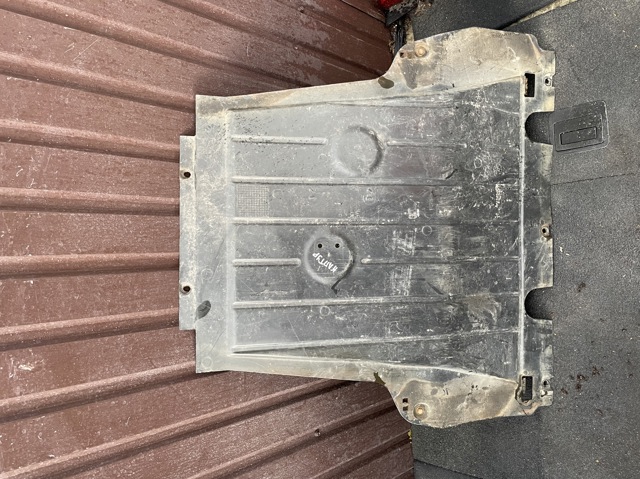 Обшивка капота 8200540585 RENAULT