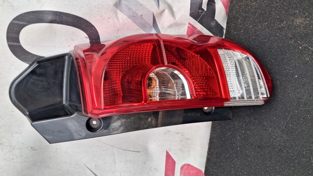 Фонари задние 8330A480 MITSUBISHI