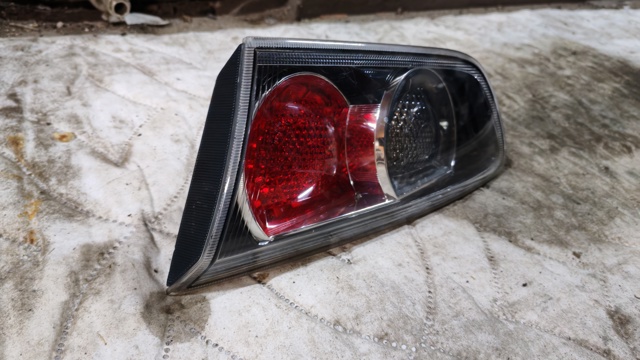 8337A083 MITSUBISHI Фонарь задний левый внутренний купить в Павлоград