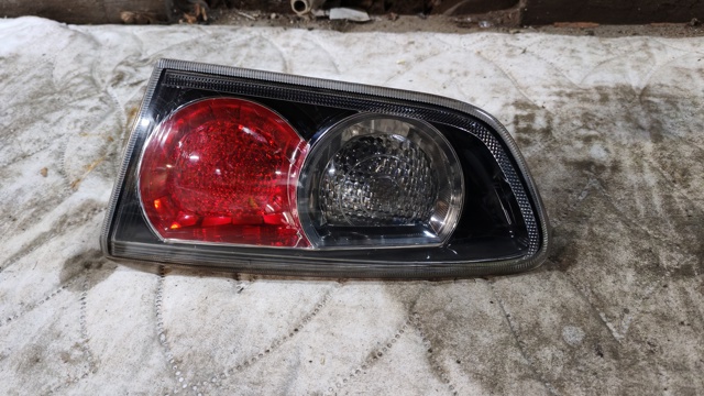 Фонарь задний левый, внутренний 8337A083 MITSUBISHI