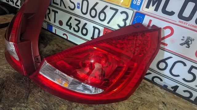 Правый стоп-сигнал 8A6113404A FORD