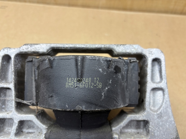 8M516F012SB FORD Подушка (опора) двигателя правая купить в Ирпень