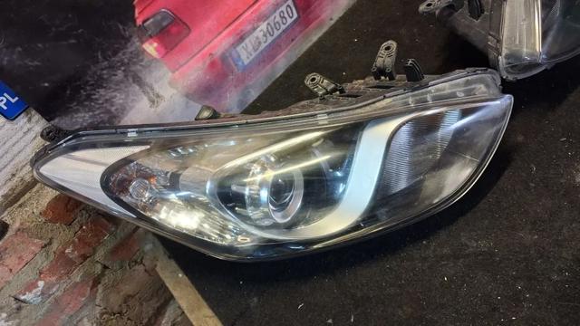 Правая блок фара 92102A6100 HYUNDAI