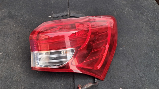 Задний правый внешний фонарь 924021K0 HYUNDAI