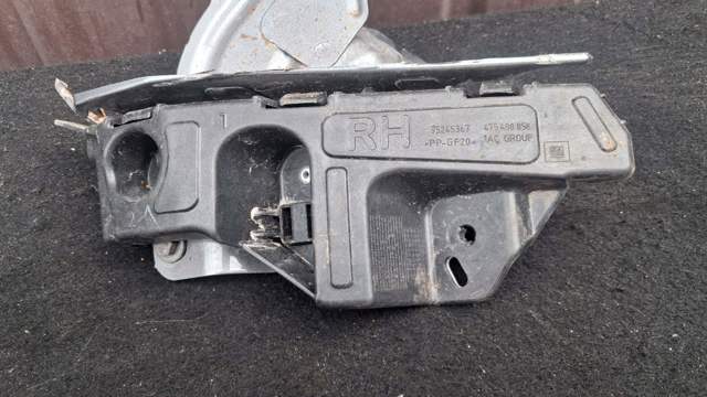 Направляющая переднего бампера, правая 95245367 OPEL