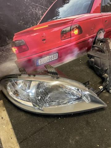 Правая блок фара 96458812 GM