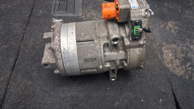 F502CWFAA04 HYUNDAI купить в Черкассы