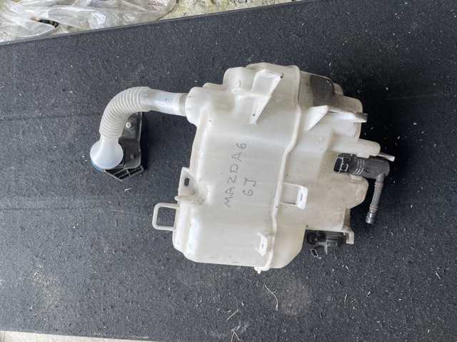 Бачок омывайки GHP967480 MAZDA