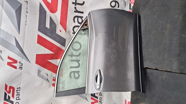 Пассажирская передняя дверь H010M4CBMA NISSAN