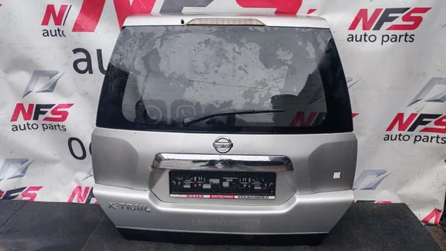 Дверь задняя багажная K010MJG4EB NISSAN