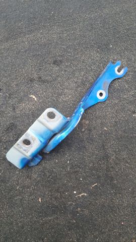 Завеса капота правая KD5352410 MAZDA