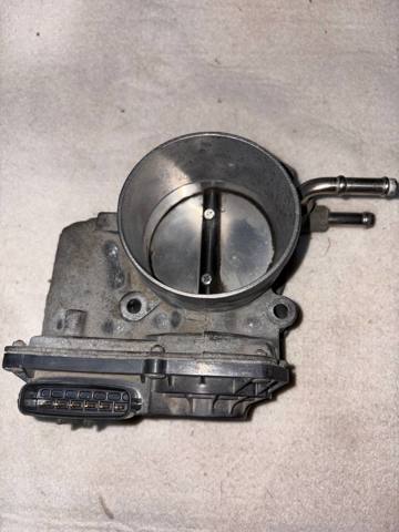 Дроссельная заслонка в сборе 220300V010 TOYOTA