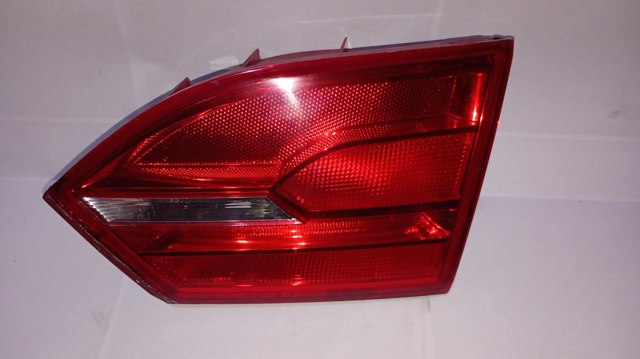 Фонарь задний правый, внутренний 5C6945094 VAG