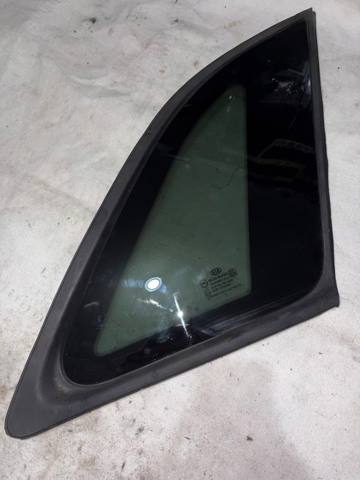 Стекло багажного отсека, правое 878201U000 HYUNDAI