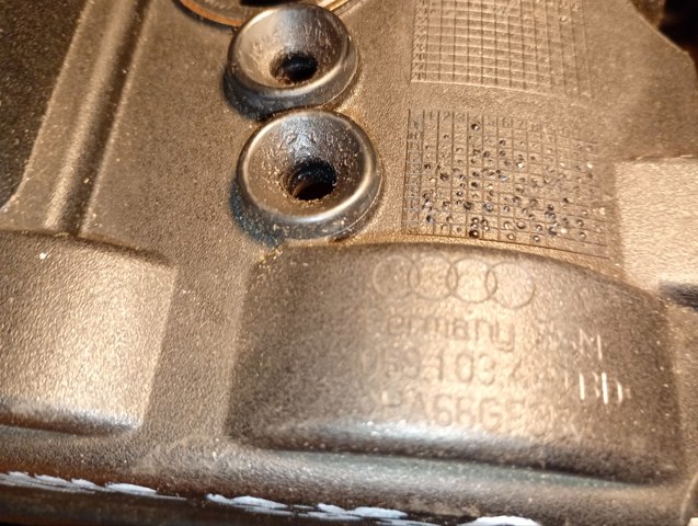 PORSCHE 95810513511 Крышка клапанная в наличии Киев