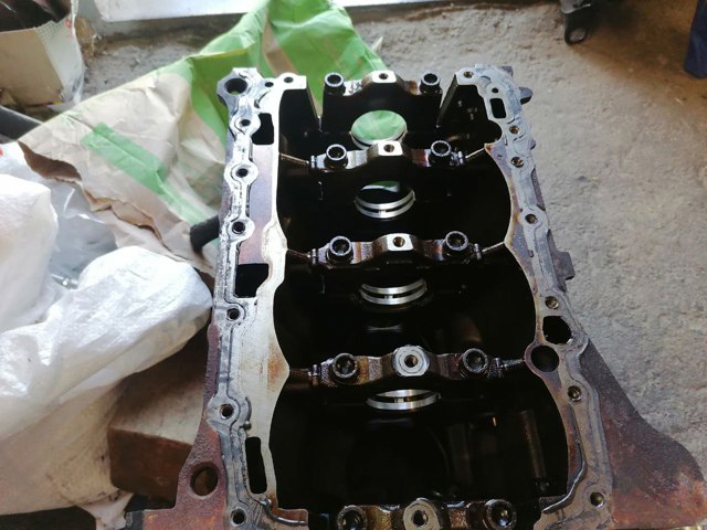 Двигатель в сборе 06L100033P VAG
