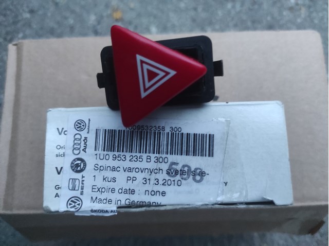 Кнопка аварийного сигнала 1U0953235B300 VAG