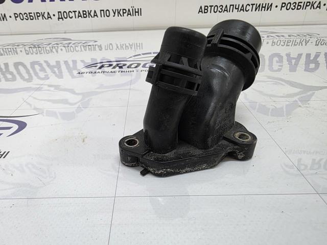 BMW 11117800048 Фланец системы охлаждения в наличии Украина