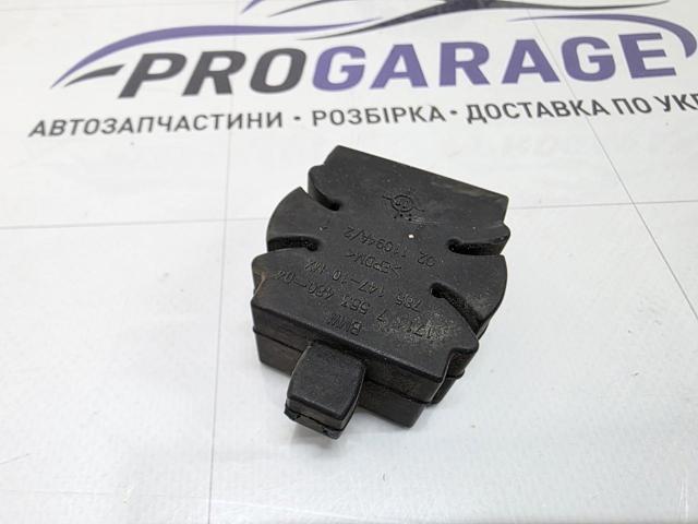 BMW 17117553480 Кронштейн радиатора верхний в наличии Украина