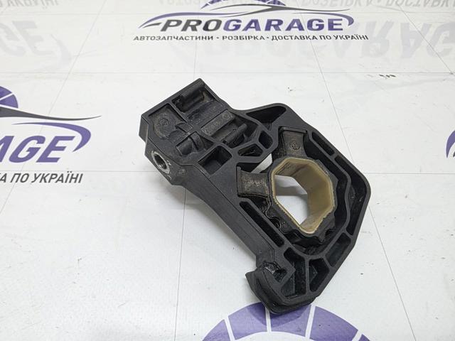 17117575247 BMW Кронштейн радиатора нижний купить в Одесса
