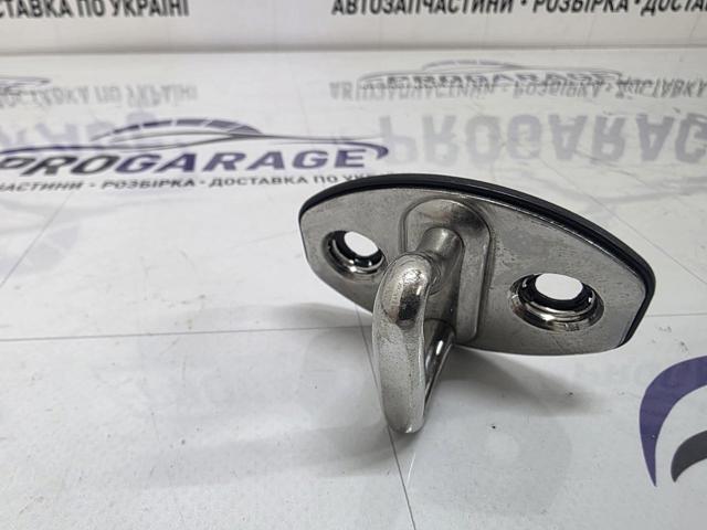 3C0837033B Петля-зацеп (ответная часть) замка двери задней купить Черновцы