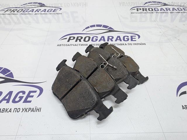 Колодки на тормоз задний дисковый 3Q0698451D VAG