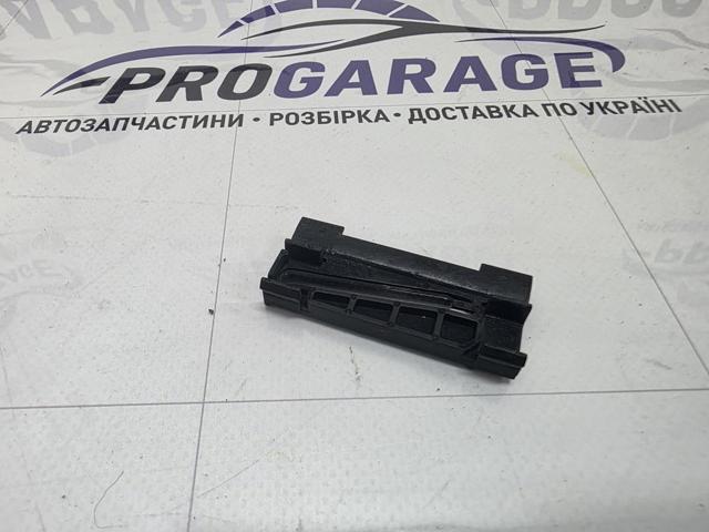 51137070747 Пистон (клип) крепления подкрылка переднего крыла купить Харьков