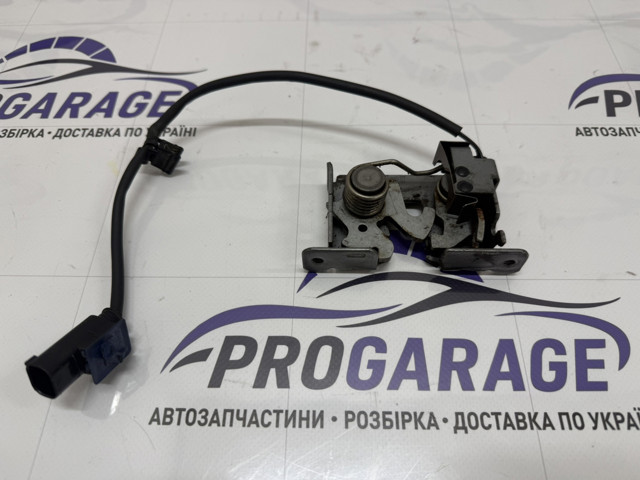Замок капота, правый 51237178753 BMW