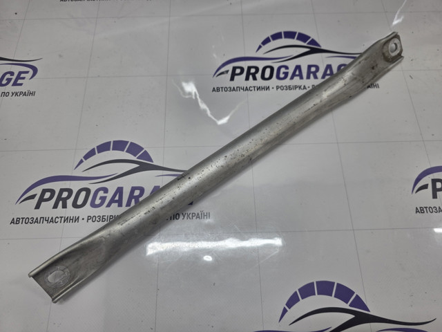 51717180316 BMW Распорка передних стоек подвески правая купить в Каменское
