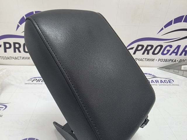VAG 5NN864207B Консоль панели управления центральная в наличии Тернополь