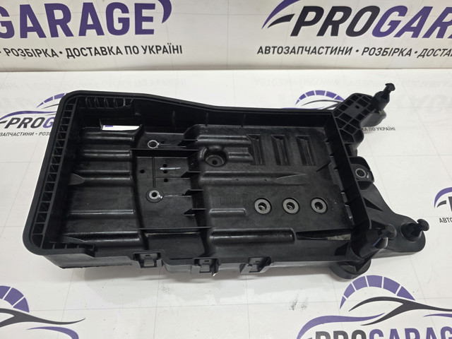 Подставка аккумулятора 5QF915331C VAG