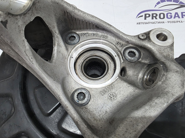 VAG 5QM407253 Цапфа передняя левая в наличии Ровно