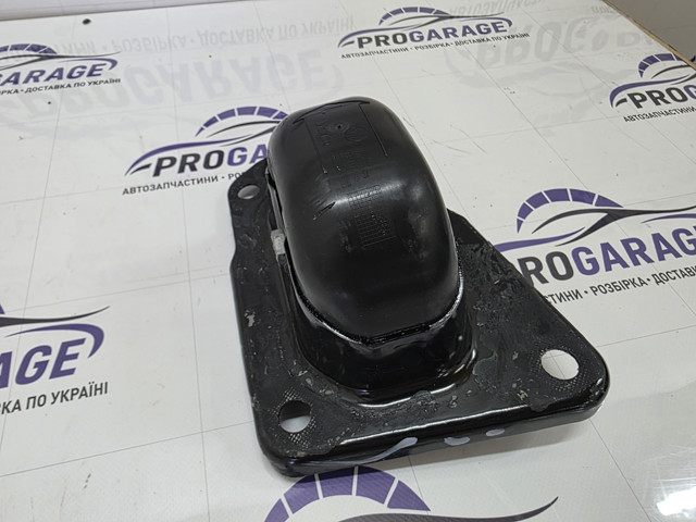 5QM505129 VAG Кронштейн передний заднего продольного рычага купить в Львов