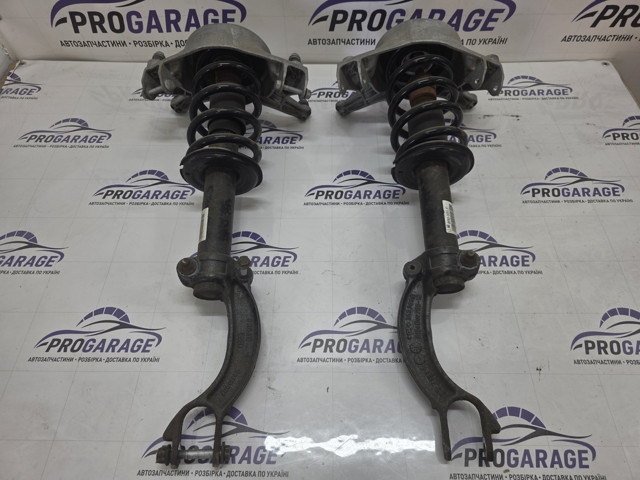 Амортизатор передней подвески 8R0413031F VAG