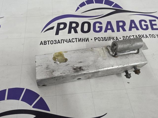 8R0807332B VAG Кронштейн усилителя заднего бампера купить в Черкассы