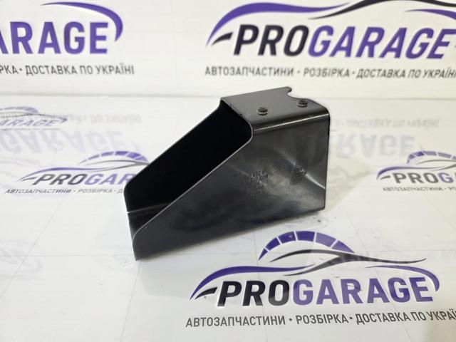VAG 8R0813383 в наличии Львов