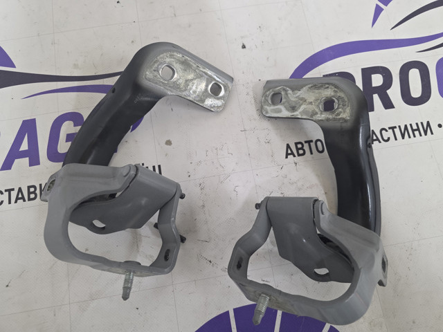 VAG 8R0827300A Петля задней двери в наличии Хмельницкий