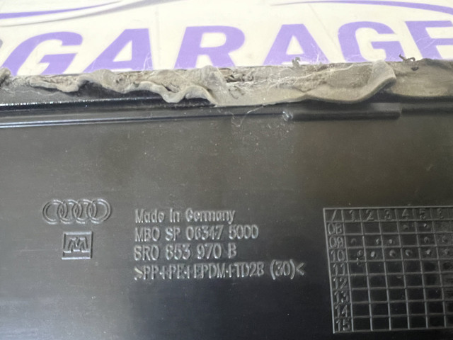 VAG 8R0853970B Молдинг двери задней правой в наличии Одесса