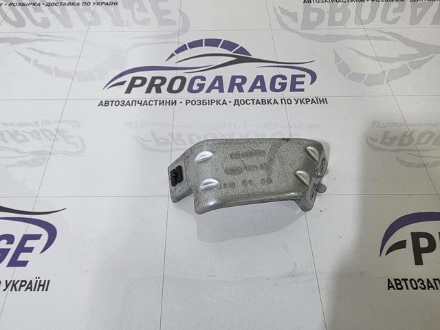 8R0864199 купить Ирпень