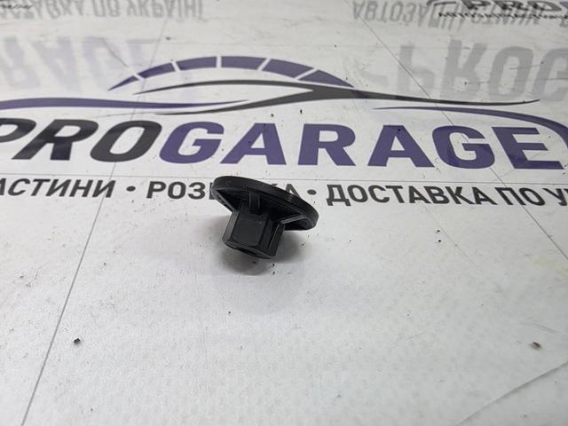 Болт/гайка крепежа N90757901 VAG