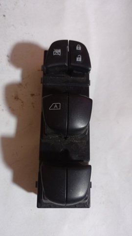 Кнопки переднего левого стекло подъёмника 254011KA0A NISSAN