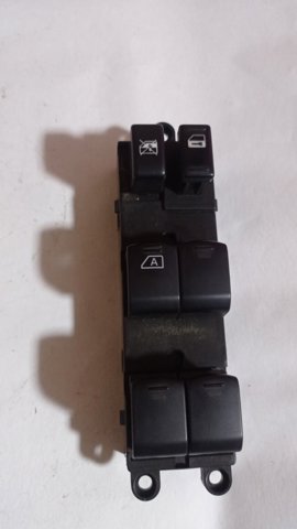 Кнопки переднего левого стекло подъёмника 83071FG090 SUBARU