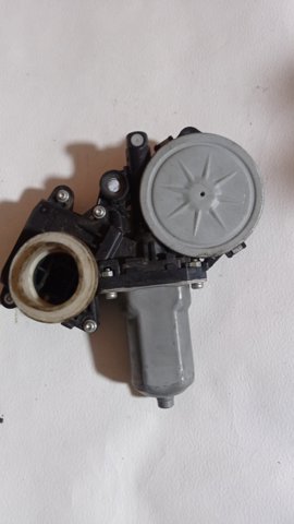 Мотор стеклоподъемника водительской двери 8570233010 TOYOTA