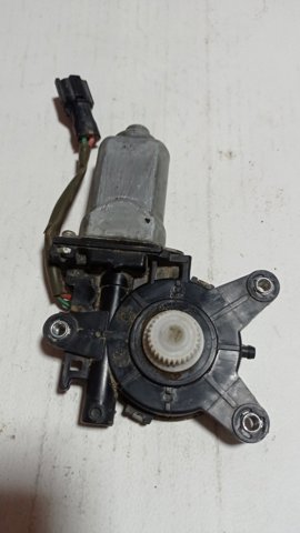 Мотор стеклоподъемника двери передней, правой 8810008011 SSANG YONG