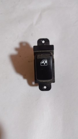 Кнопка подъемника переднего правого стекла 935782D000 HYUNDAI