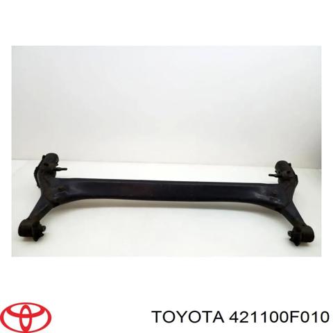 Поперечина задней подвески 421100F010 TOYOTA