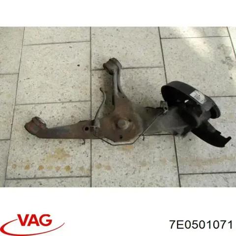 Рычаг задней подвески нижний, левый 7E0501071 VAG