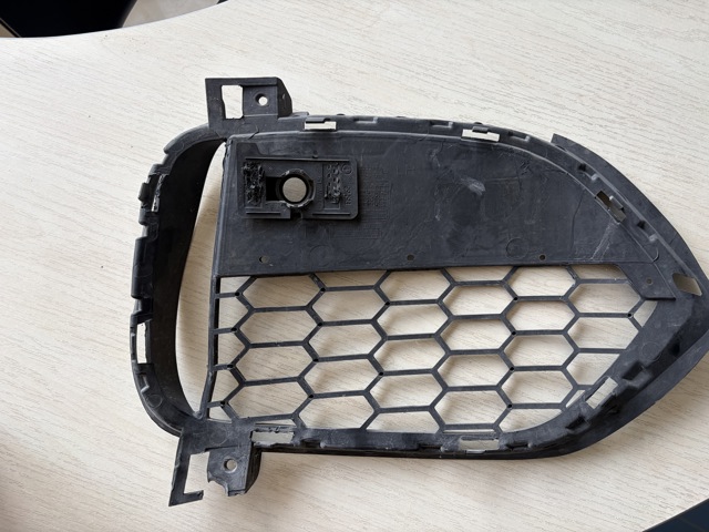 51118064633 BMW Решетка бампера переднего левая купить в Запорожье