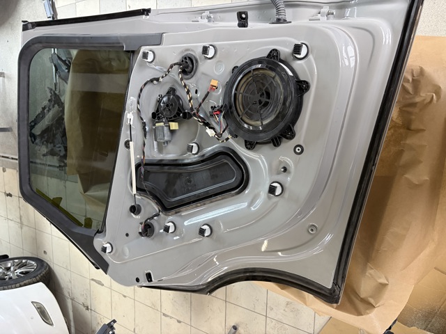 PORSCHE 95B833021 в наличии Запорожье