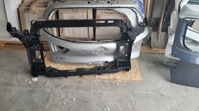 HYUNDAI 64101D7001 Рамка радиатора в наличии Одесса